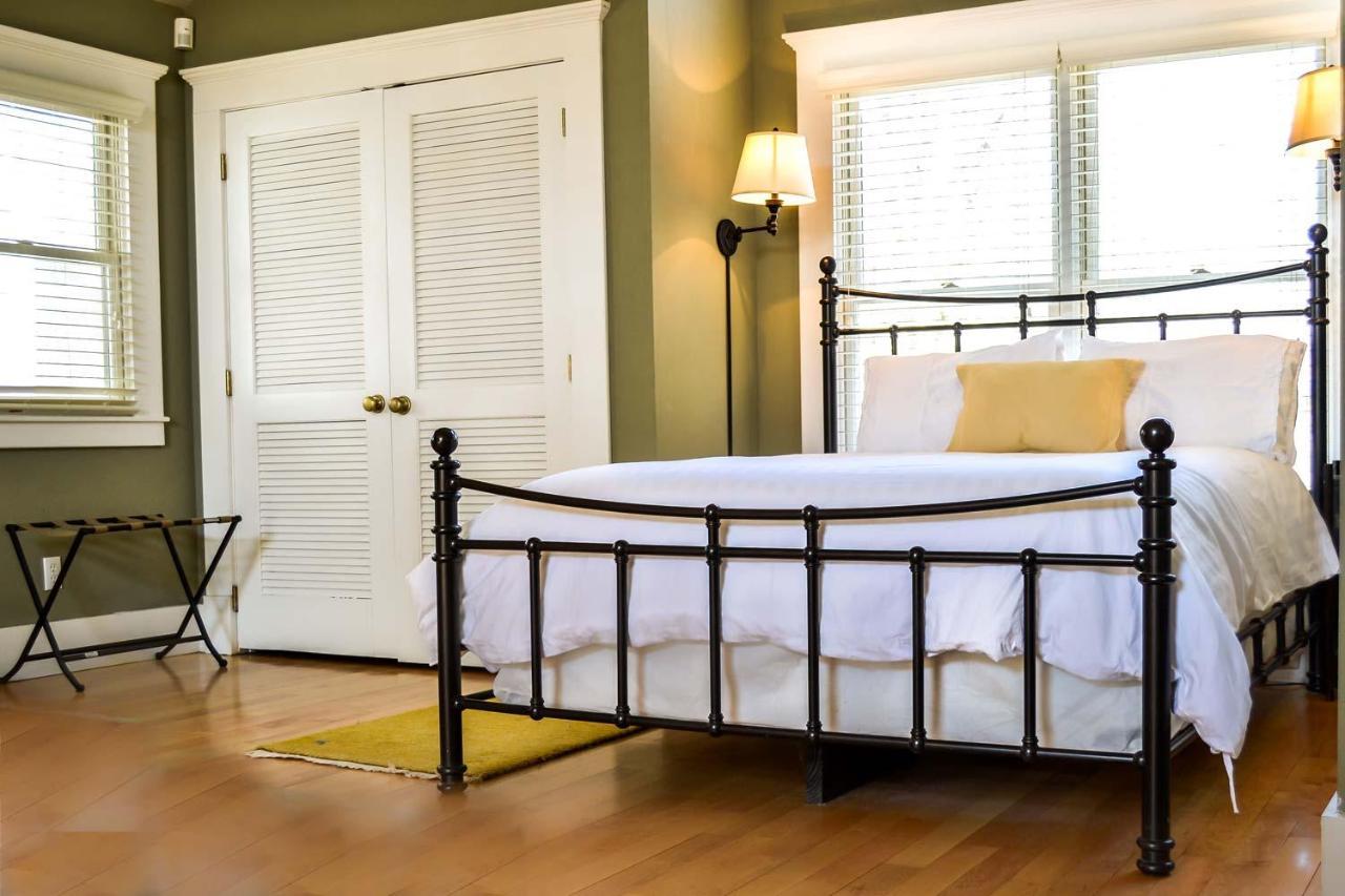 Dickson Street Bed & Breakfast Fayetteville Bagian luar foto