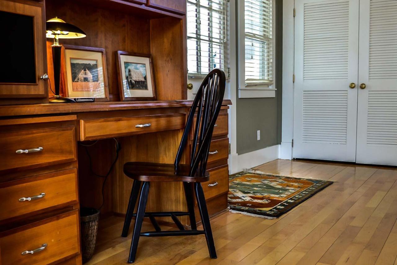 Dickson Street Bed & Breakfast Fayetteville Bagian luar foto