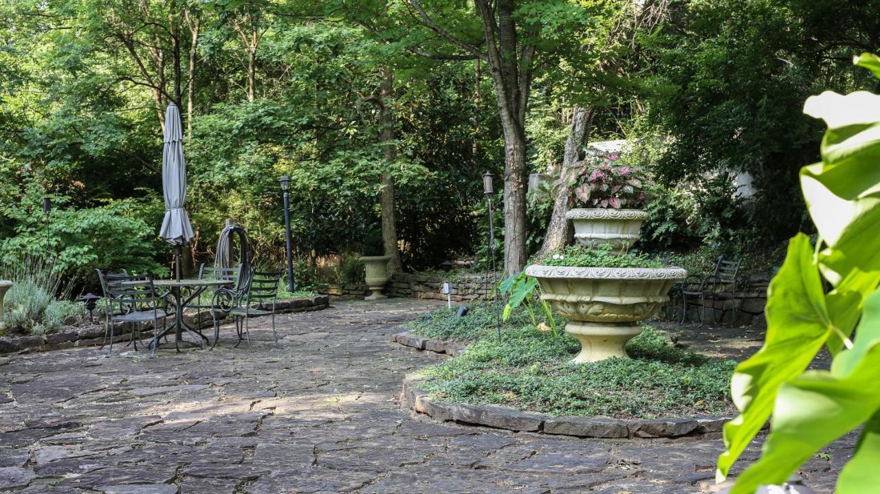 Dickson Street Bed & Breakfast Fayetteville Bagian luar foto