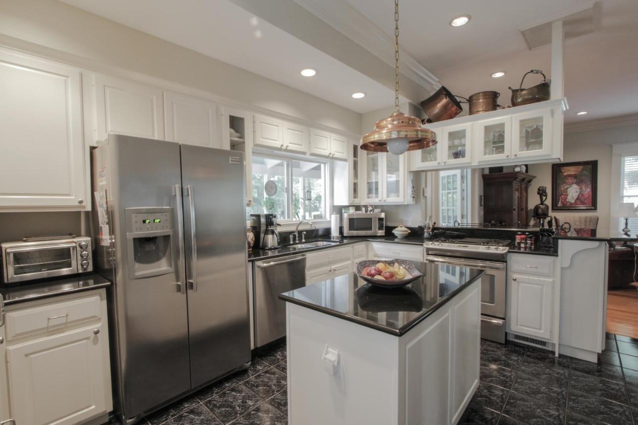 Dickson Street Bed & Breakfast Fayetteville Bagian luar foto