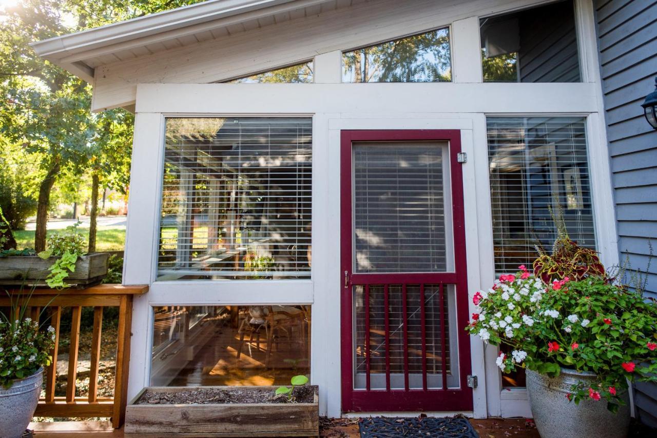 Dickson Street Bed & Breakfast Fayetteville Bagian luar foto